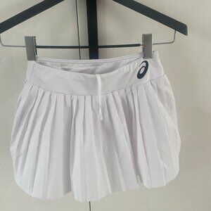 NEVER WORN ASICS PLEATED TENNIS SKORT